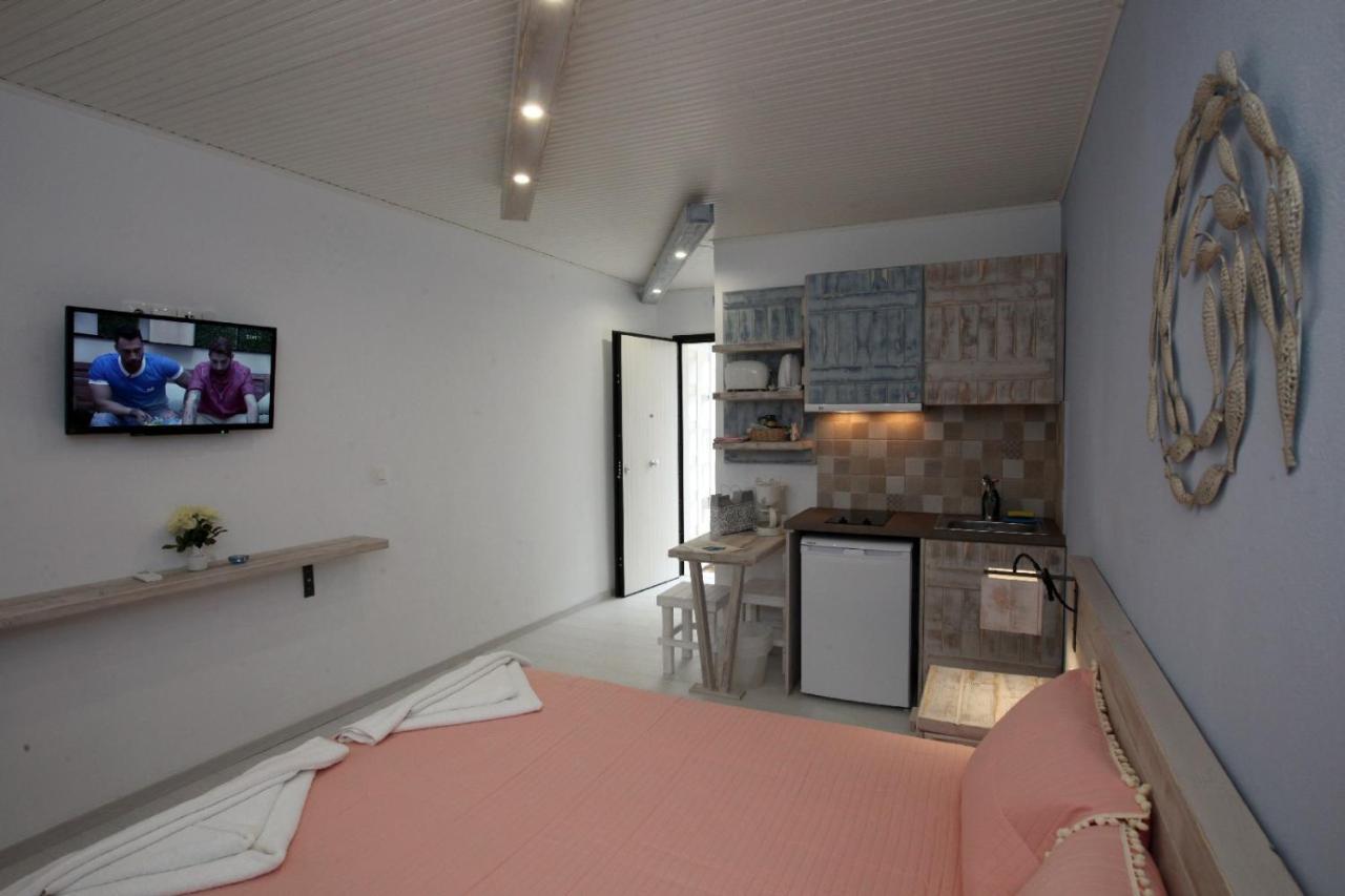 Bella Vista Aparthotel Batsi Exterior photo