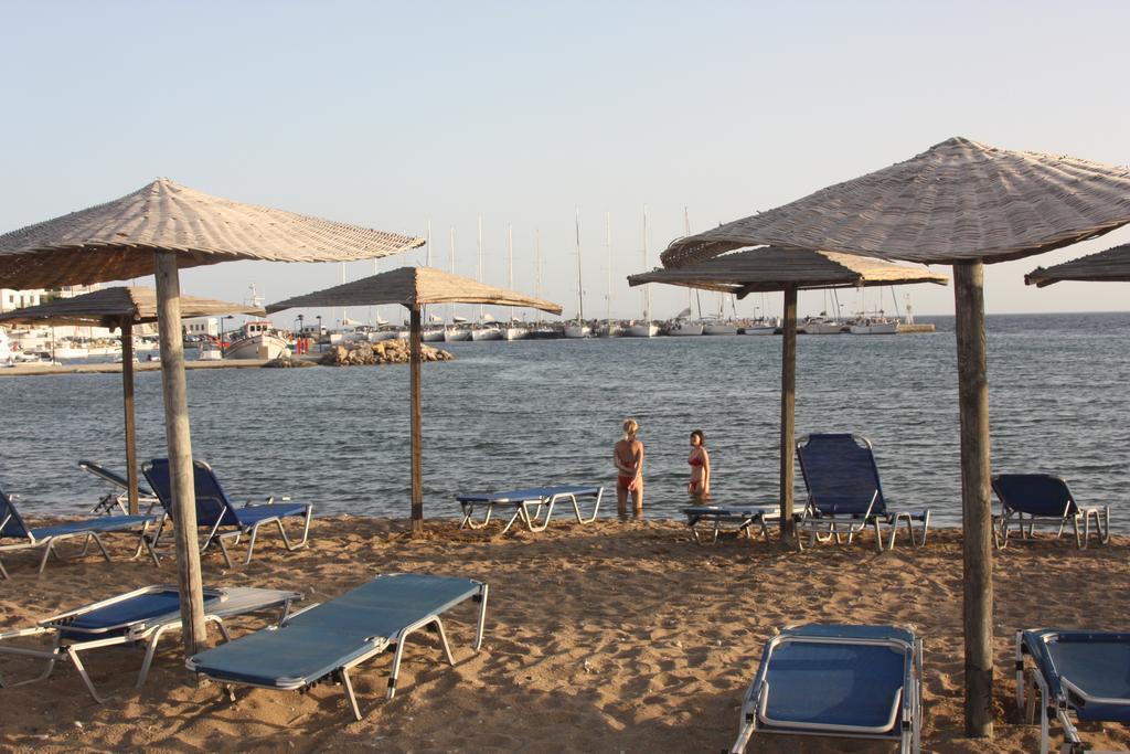 Bella Vista Aparthotel Batsi Exterior photo